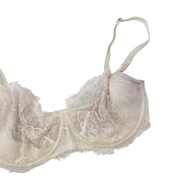 Victoria's Secret Lace Underwire unlined bra - Picture 1 of 3